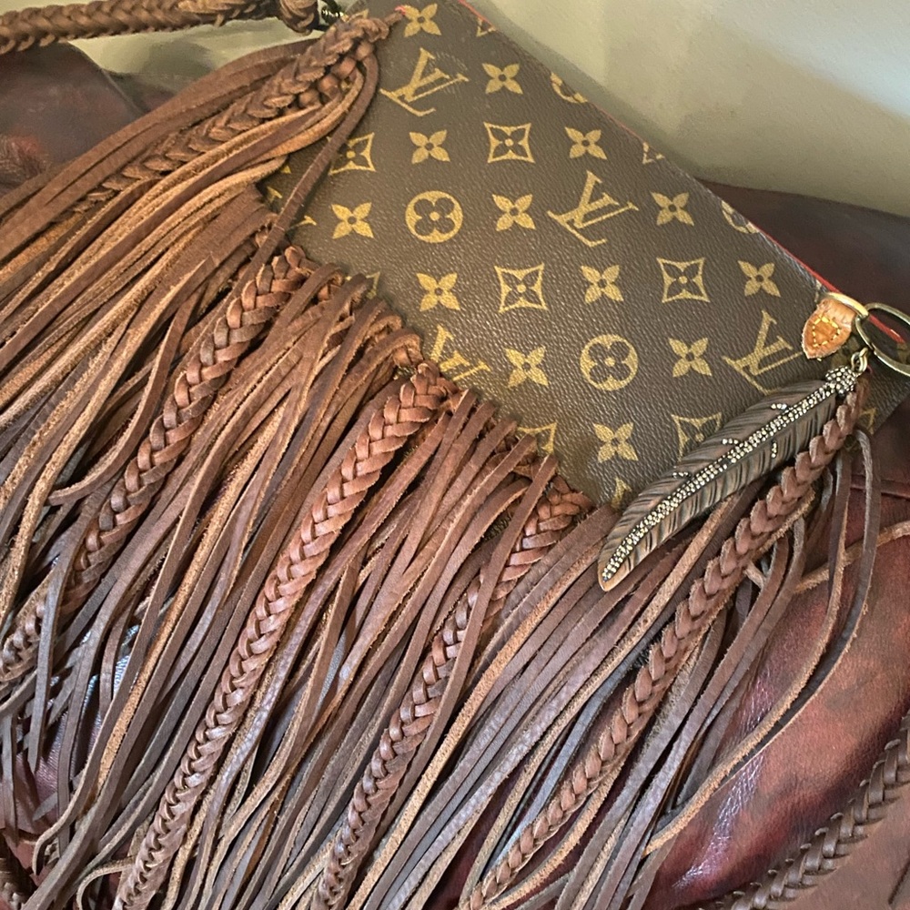 Beautiful REVAMPED authentic LOUIS VUITTON bag. MUST HAVE!👜